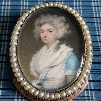 Henry Edridge, miniature portrait of a lady in a gold bracelet frame