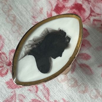 John Miers, gold silhouette ring featuring a lady with a veiled headdress