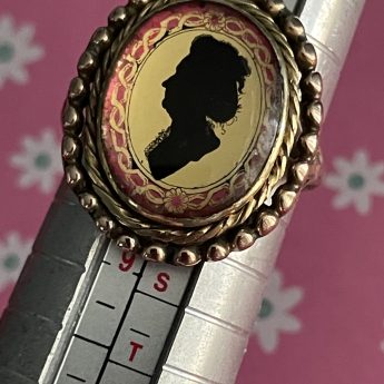 Continental verre eglomise ring