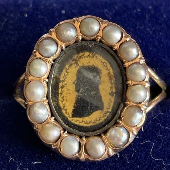 Continental verre eglomise ring
