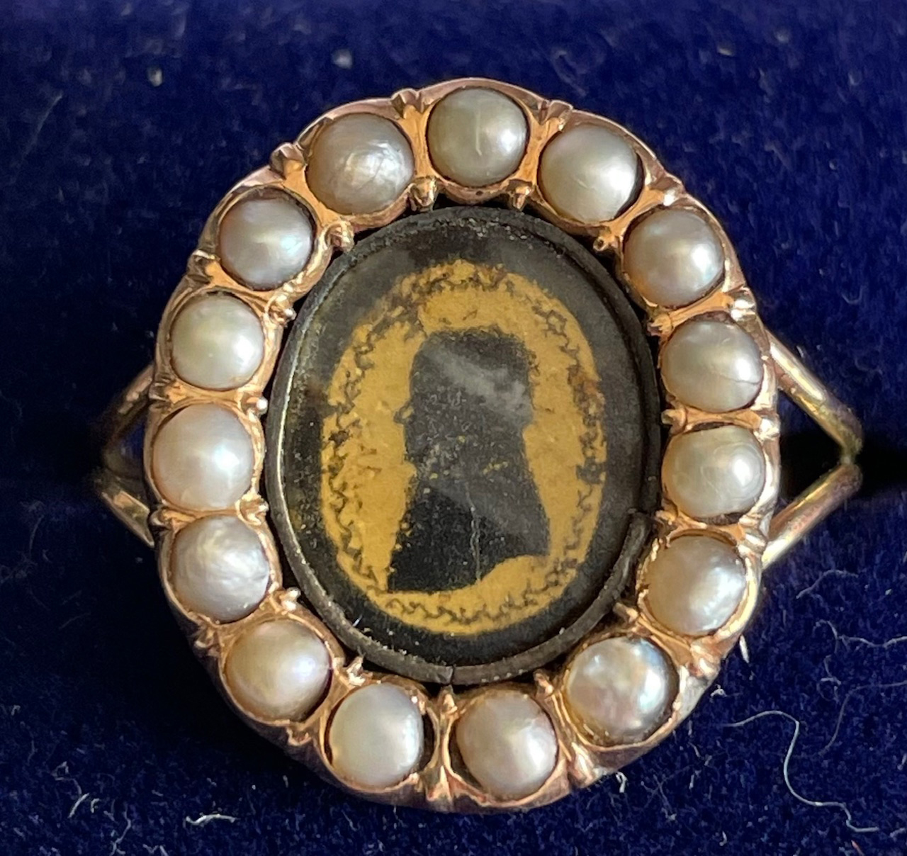 Continental verre eglomise ring