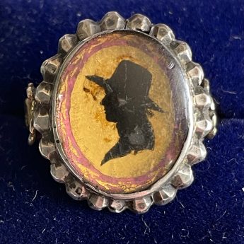 Continental verre eglomise ring