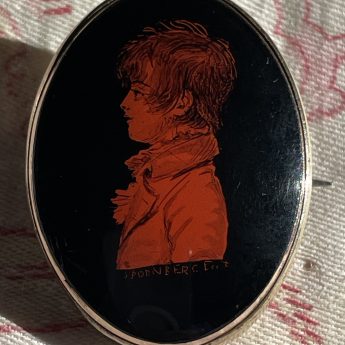 Jacob Spornberg, rare Etruscan style silhouette in a brooch setting