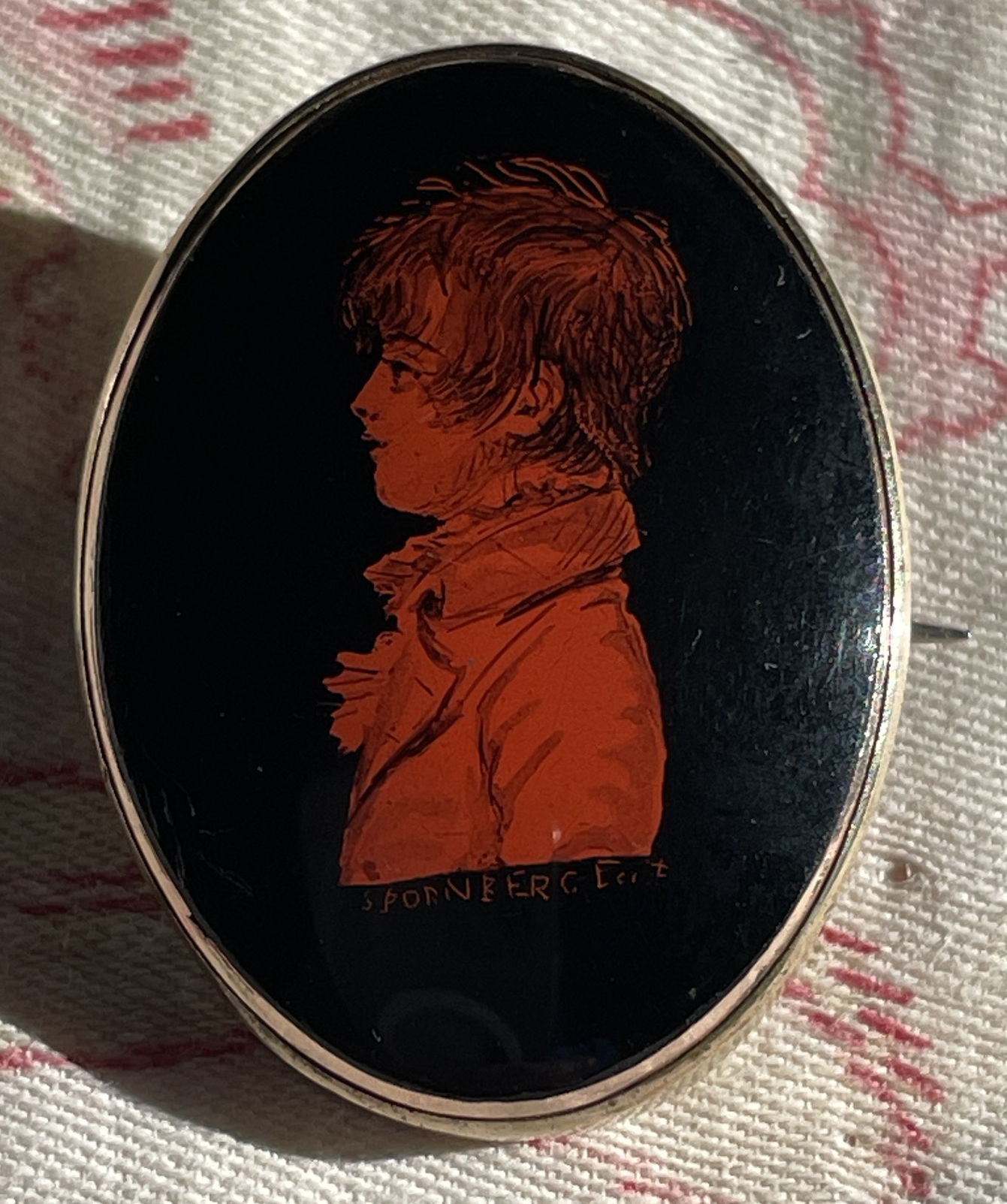 Jacob Spornberg, rare Etruscan style silhouette in a brooch setting
